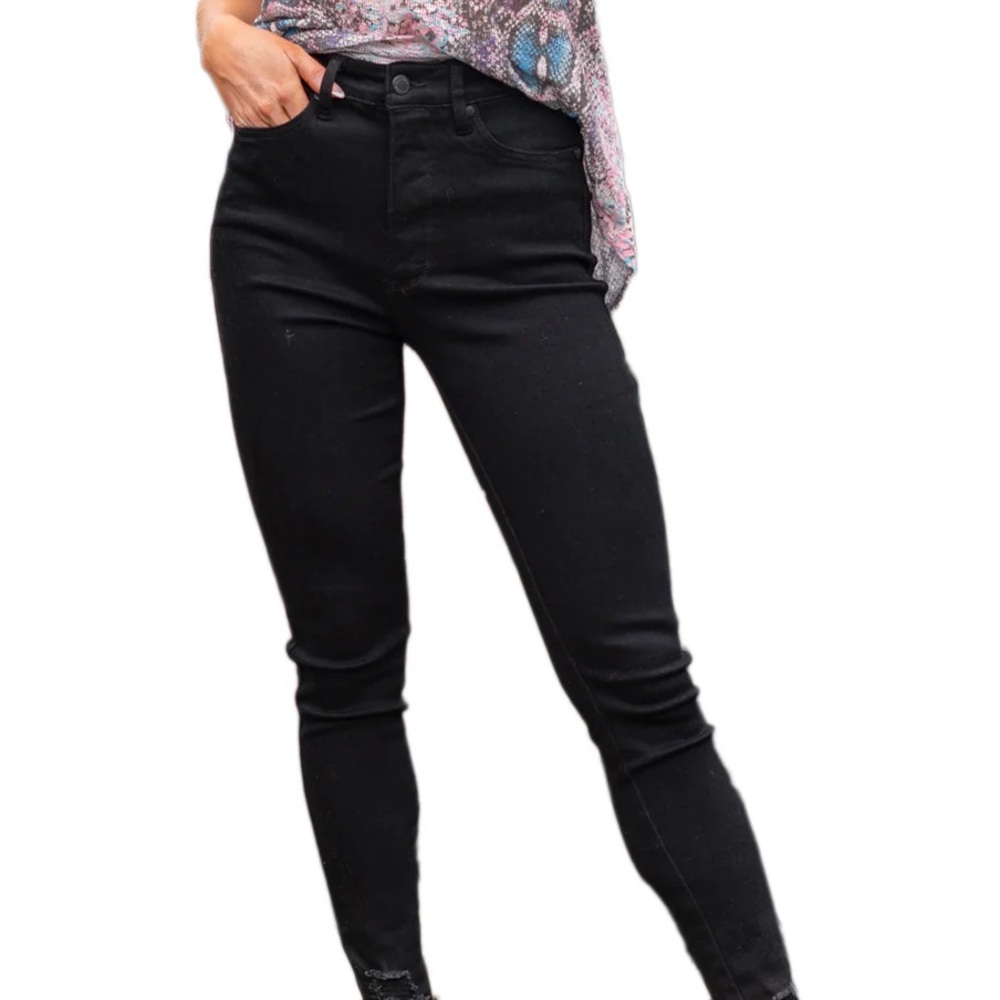 Zea Control Top Skinny W/Shark Bite Hem By Judy Blue